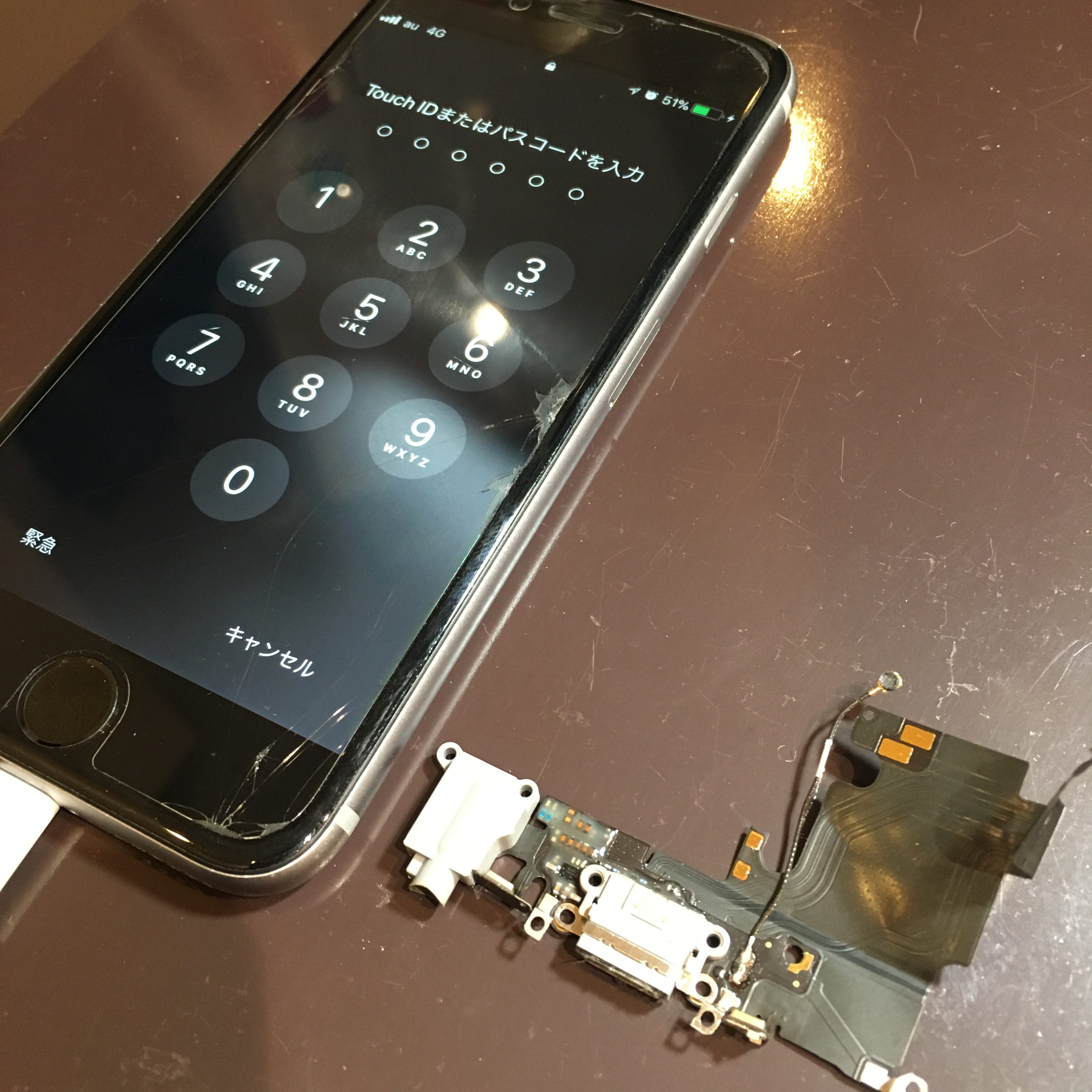 「iPhone充電してくれない…orz」　最短２０分～、データそのままで修理！ iPhone(アイフォン)修理 スマートクールつかしん店 【iPhone6S】充電挿し口・ドックコネクター交換 《伊丹市からのご来店》