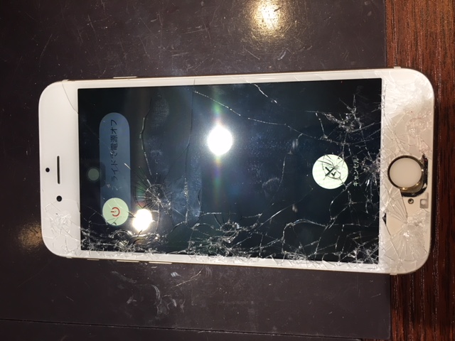 ホームボタン周りが激しく損傷したiphone6！画面交換ですべての機能も蘇る！！！データそのまま即日修理可能！iphone修理専門店をお探しならスマートクールつかしん店！買取も強化中です！！！