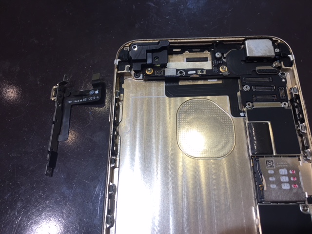 マナーボタンの切り替えができない！困ったアイフォンも即日対応しております！データそのまま　iphoneiPad修理伊丹尼崎店　iphone6＋マナーボタンケーブル交換修理　伊丹市野間よりお越しのお客様