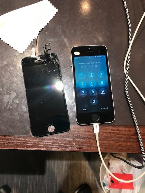 川西、宝塚・伊丹・尼崎で修理をお探しのお客様　iPhoneSE画面修理　＜川西からお越しのお客様＞