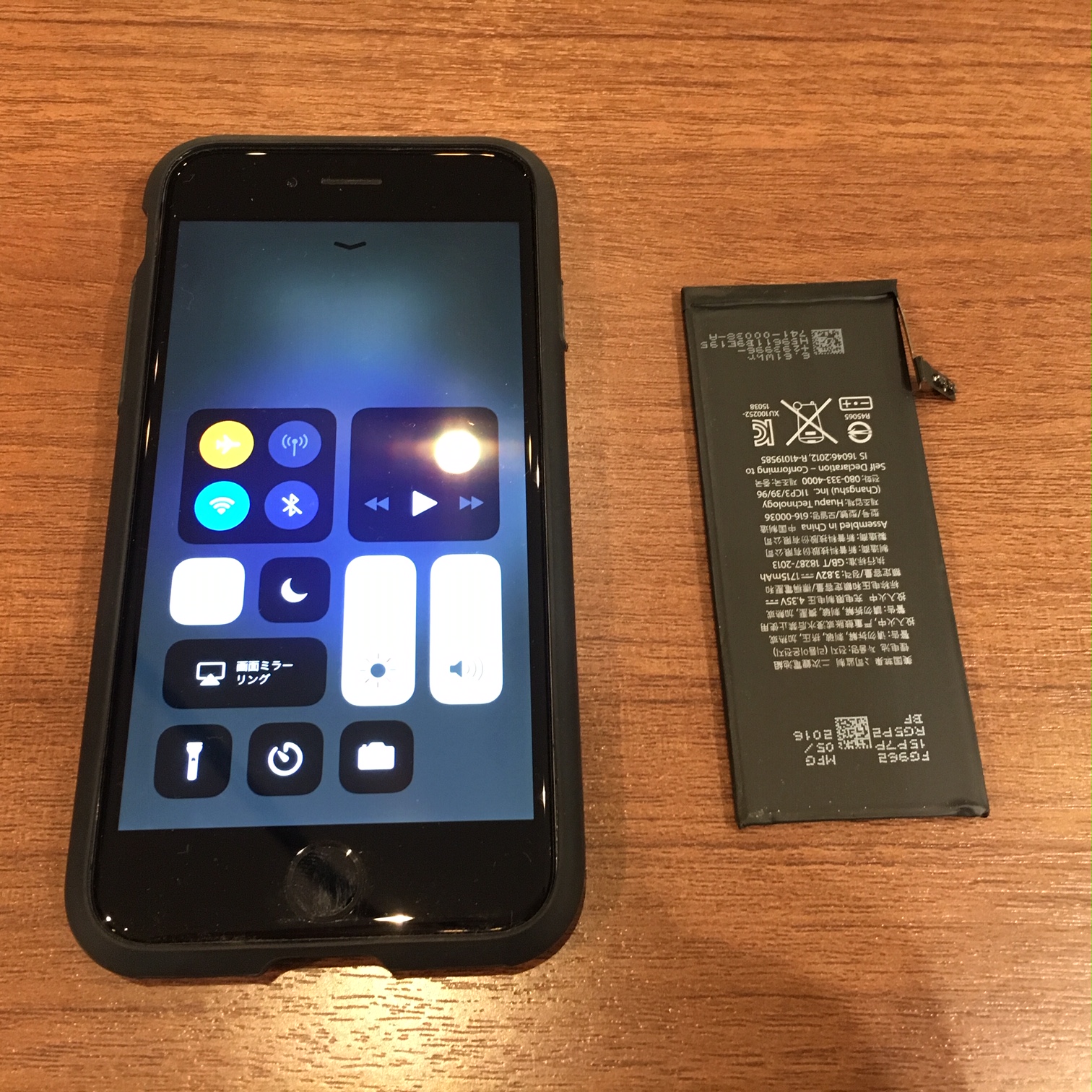 iPhone6　バッテリー交換で復活！　古い機種でも、画面やバッテリーを交換すればサクサク使えます、諦めないで☆彡　尼崎・伊丹・川西のiPhone修理専門店スマートクールにお任せください。
