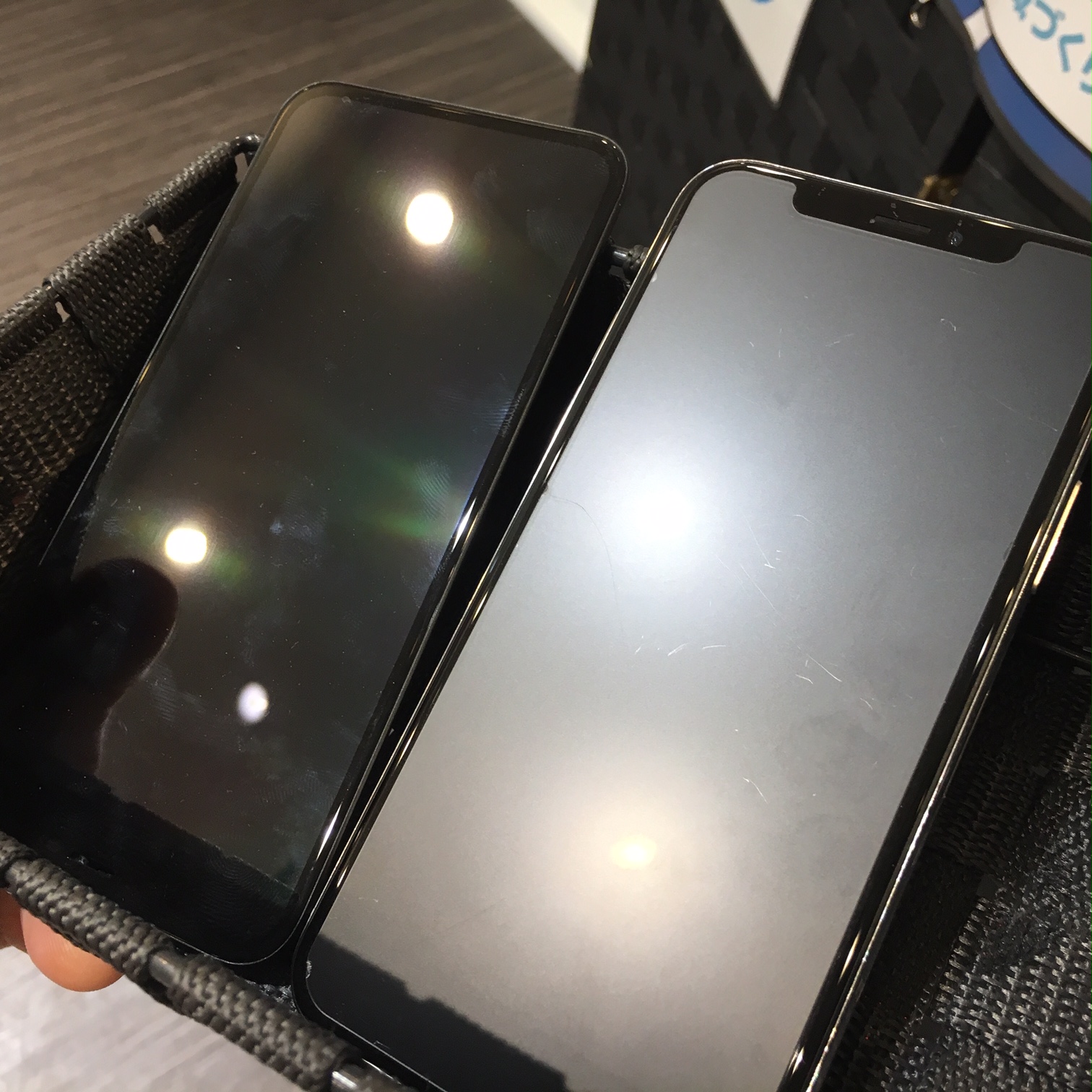 iPhoneXSが真っ暗に！！　データ取り出しのために泣く泣く画面交換。。　伊丹・尼崎・川西のiPhone即日修理