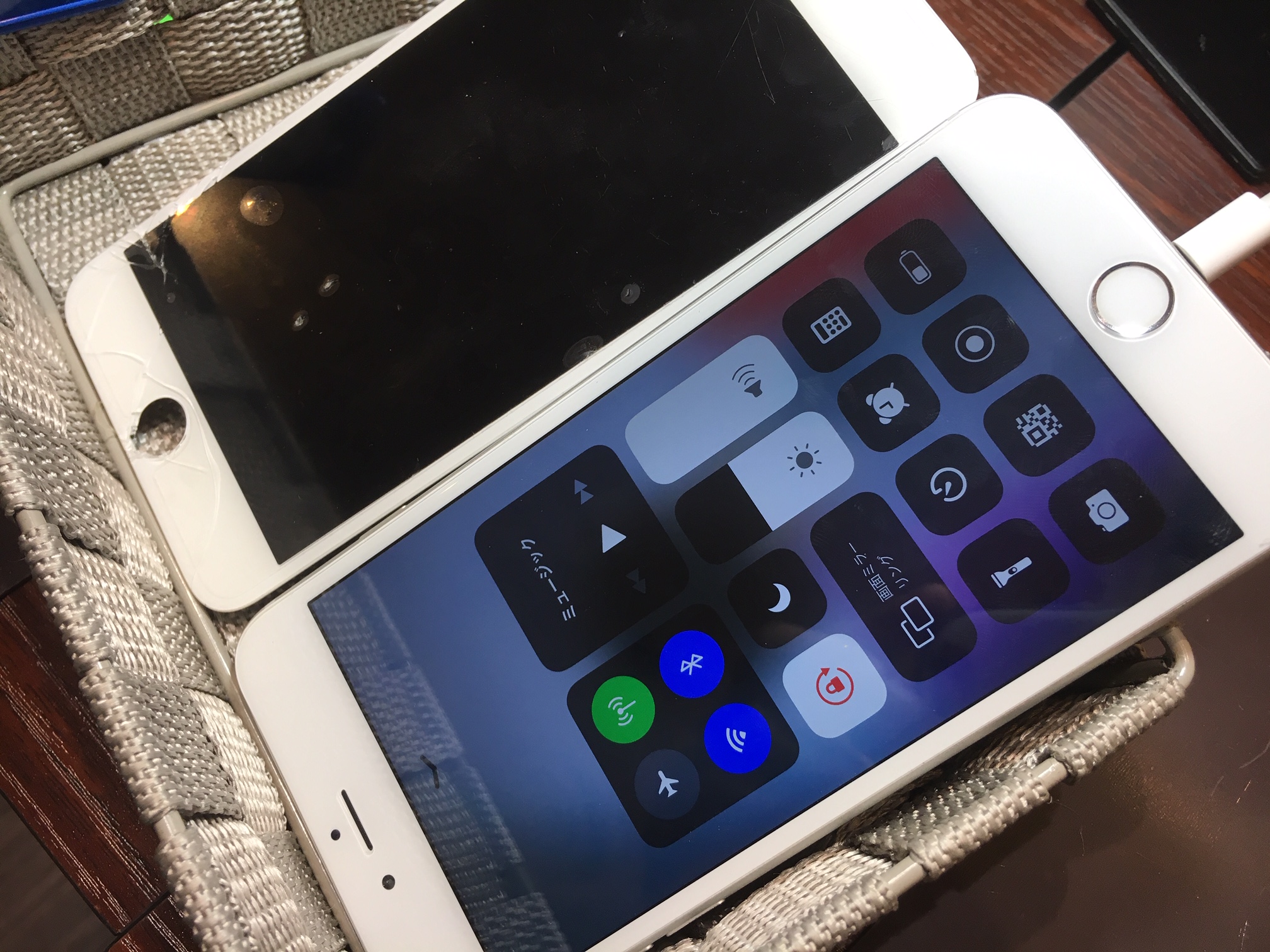 iPhone6+　チョイワレの状態でもちゃんと修理しておけば、時間もお金も節約できますよ★　尼崎・伊丹・川西のiPhone修理専門店スマートクール