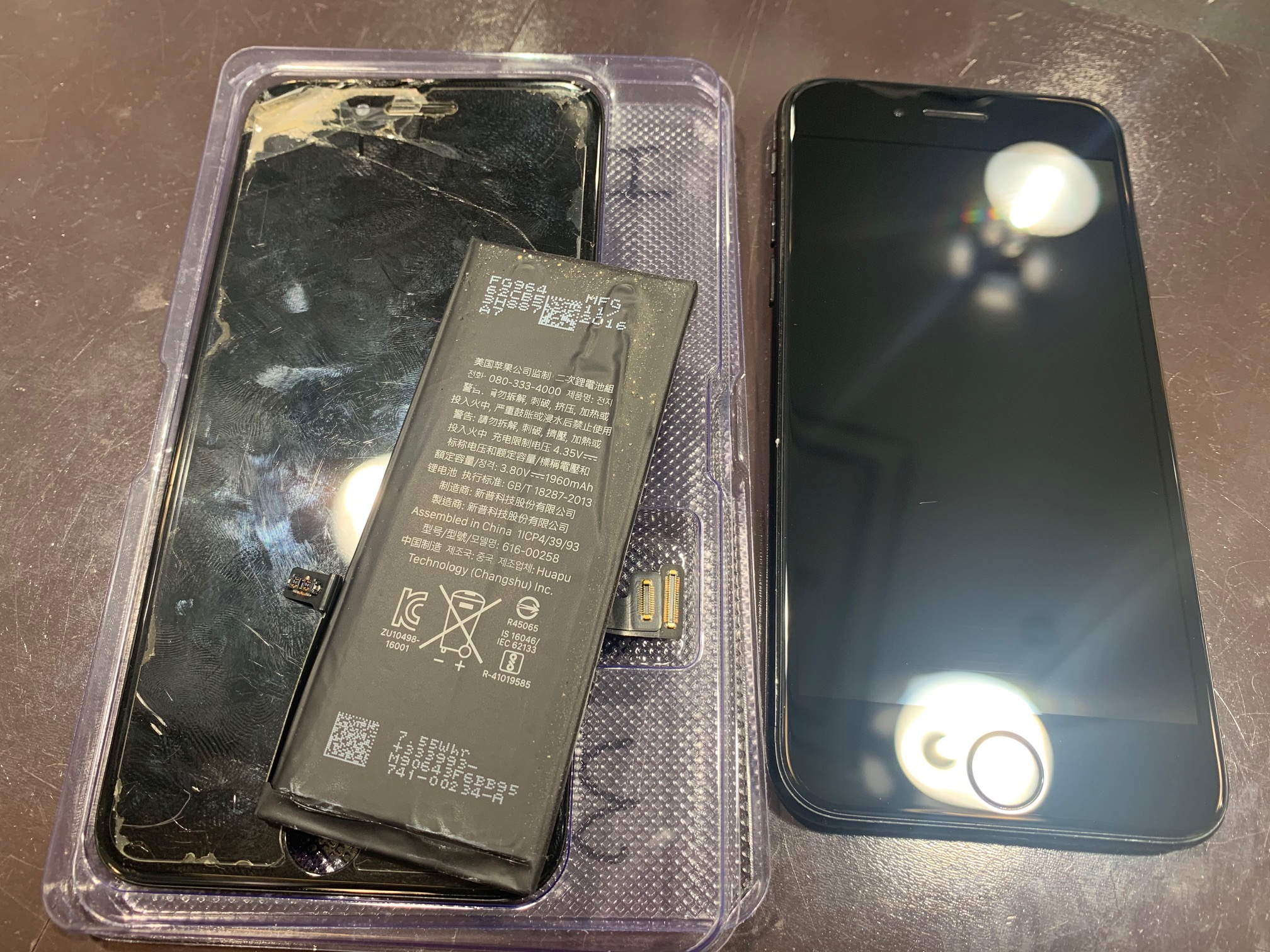 iphone7電池&ガラスばきばき修理🔧中のデータはそのまま！修理後保証もしっかりと🎶JR伊丹駅直結大型ショッピングモール2階スマートクール！[川西・伊丹・尼崎・宝塚方面]