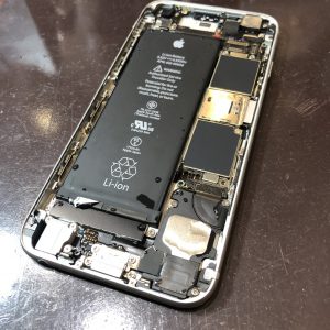 びしょ濡れのiPhone修理開始！！