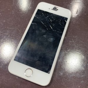 ガラス破損　フロントパネル故障　液晶故障　パネル修理　iphoneSE