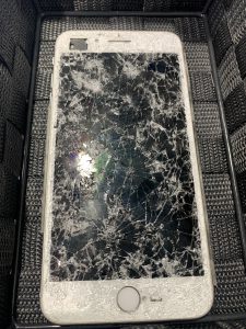 iphone　アイフォン　液晶ガラス　ばきばき　粉々　割れ　破損　