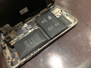 iPhone　アイフォン　X　バッテリー　電池　交換　劣化　膨張　悪化　破裂　爆発