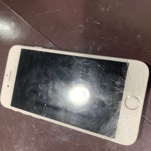 Iphone　アイフォン6　液晶　ガラス　破損　割れ　故障　バキバキ　大破