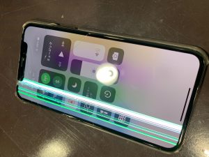 iphone　アイフォン　X　テン　てん　１０　画面　光　緑　線　