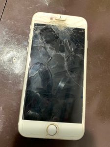 iPhone　アイフォン　ｉｐｈｏｎｅ　８　画面　フロント　パネル　ガラス　バキバキ　液晶　破損　割れ　ヒビ　欠け　