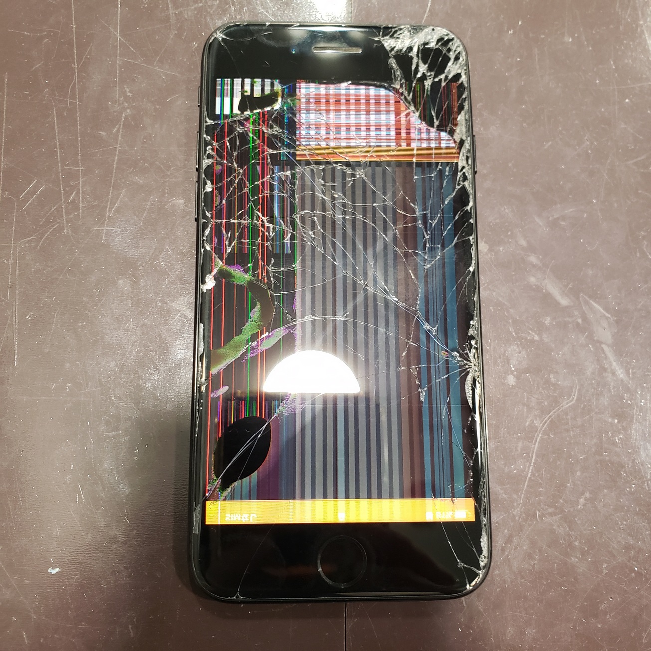 どれだけ割れが酷くても、修理値段は変わりません！iPhone7画面修理【伊丹市からお越しのお客様】電話番号：072-767-1011