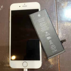 iPhone修理　アイホン　バッテリー交換　最短約２０分～！データそのまま！！