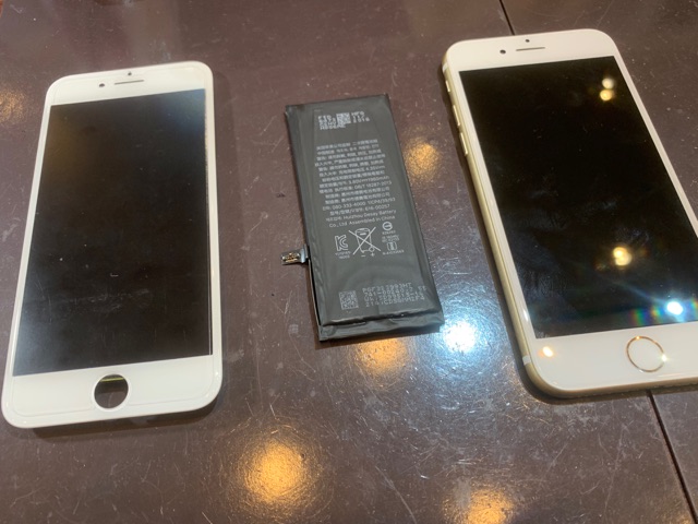 Iphone７　画面交換、バッテリー交換　伊丹市からお越しのお客様　コ