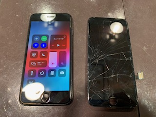 iPhone７｜全体にヒビが入った画面交換修理　伊丹市からご来店　カ