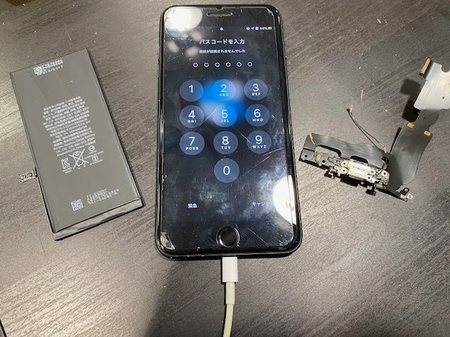 iPhone７P　コネクタ・バッテリー交換　伊丹市よりお越しのお客様　ミ