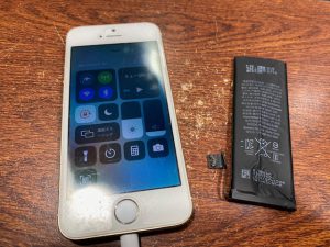 IPHONE５S　バッテリー交換