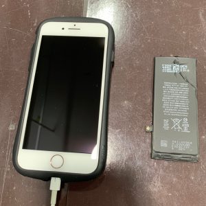 電池の減りが早いバッテリーを交換したiPhone8