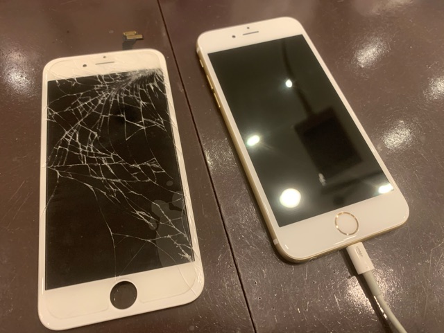 iPhoneの画面がバキバキに、、、壊れたアイフォンを最短３０分でデータそのまま修理！！＜尼崎市からお越しのお客様＞ク