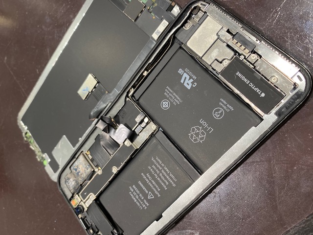 【iPhoneXバッテリー交換】川西−バッテリーの劣化をほっておかないで！スマートクールつかしん店なら約３０分〜で完了！ヒ