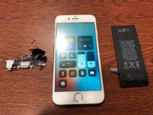 iPhone６ｓ　コネクタバッテリー交換