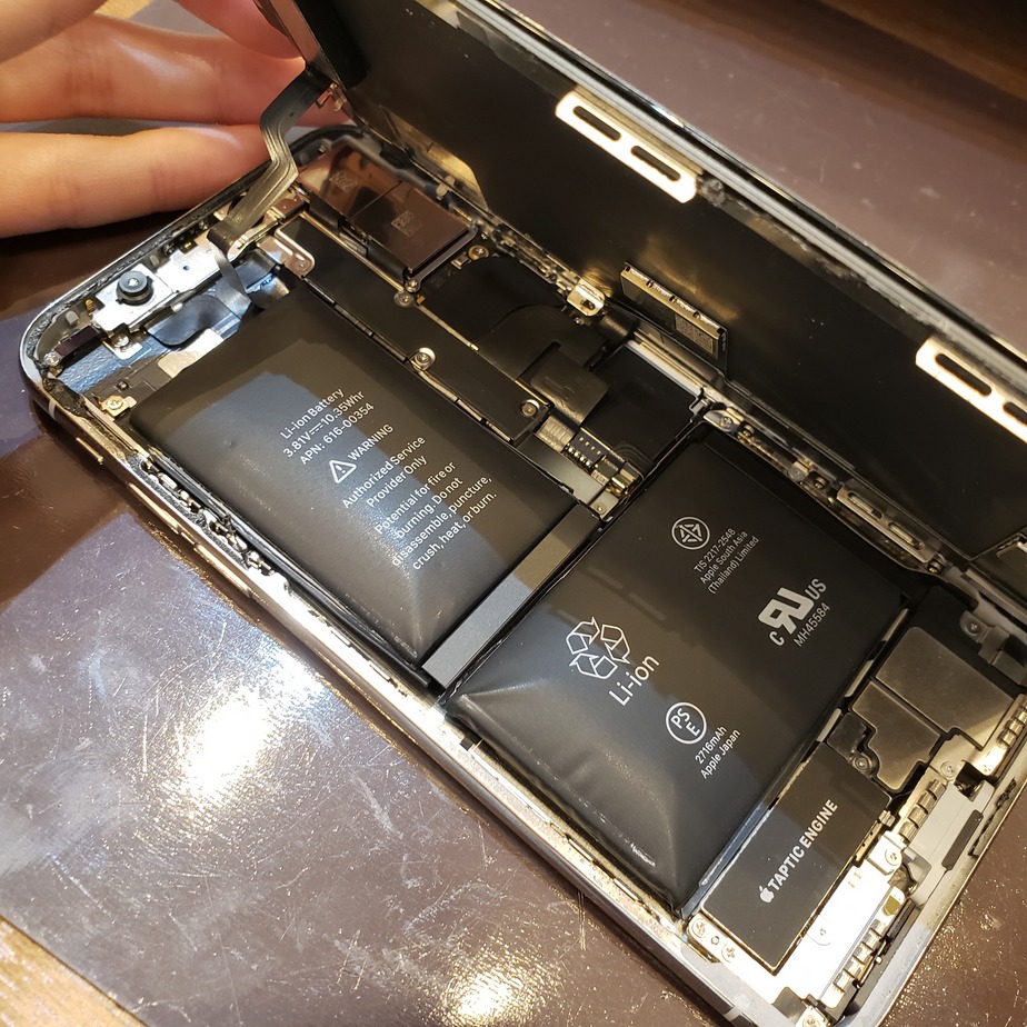 iPhoneXS　バッテリー交換【尼崎市よりお越しのお客様】