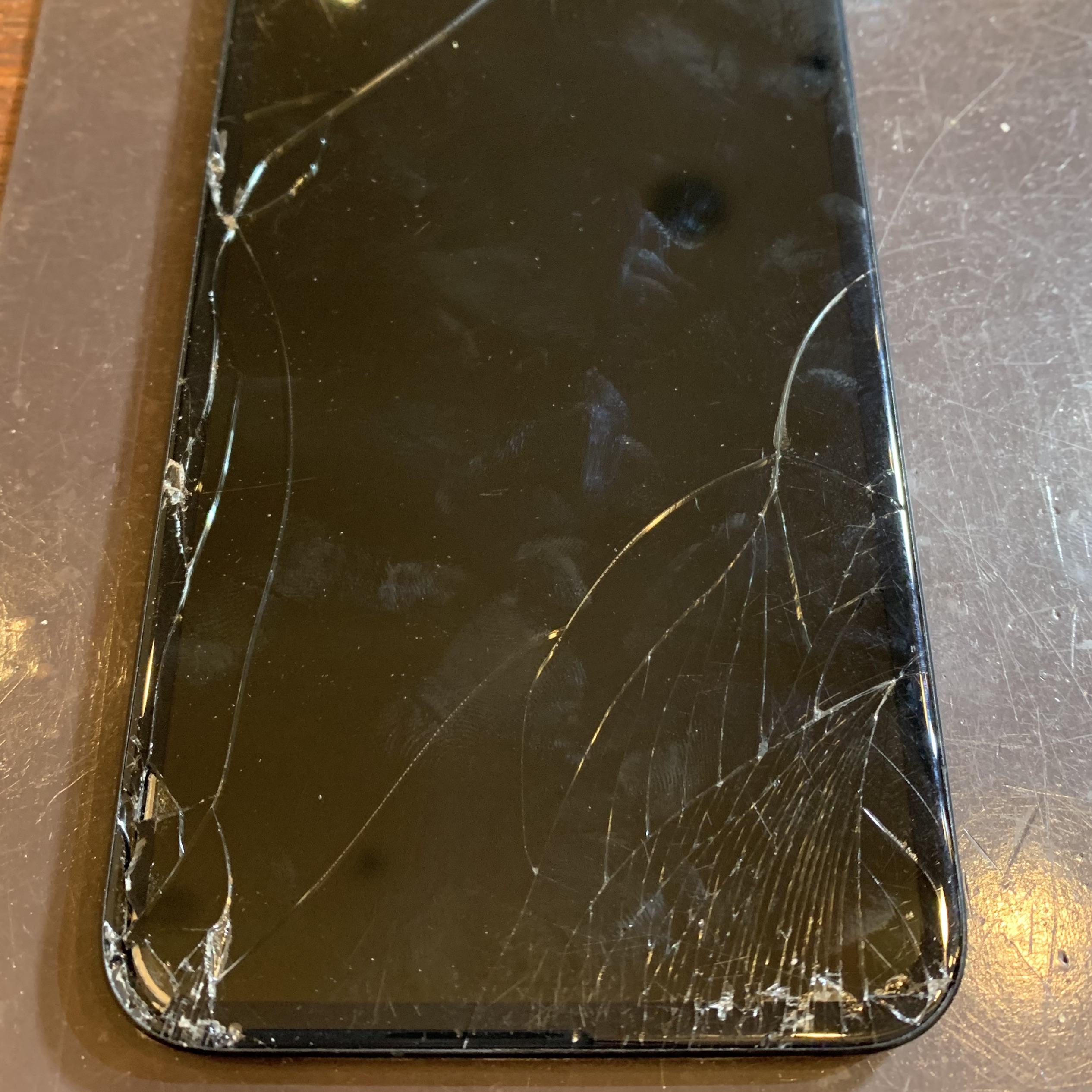 【iPhoneX画面修理】川西−どんなに割れがひどくても即日修理可能！最短約３０分〜！ヒ