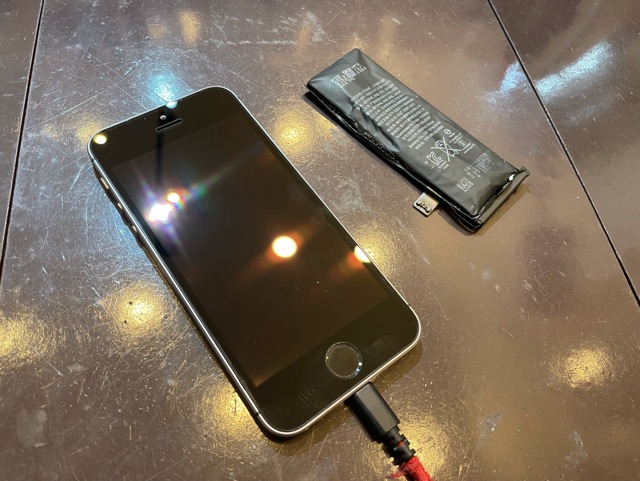 iPhoneSE　バッテリー交換　データそのまま即日最短20分修理　＜川西市からお越しのお客様＞ク