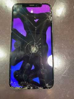 【川西市よりご来店】iPhone１１の液晶ガラス破損修理