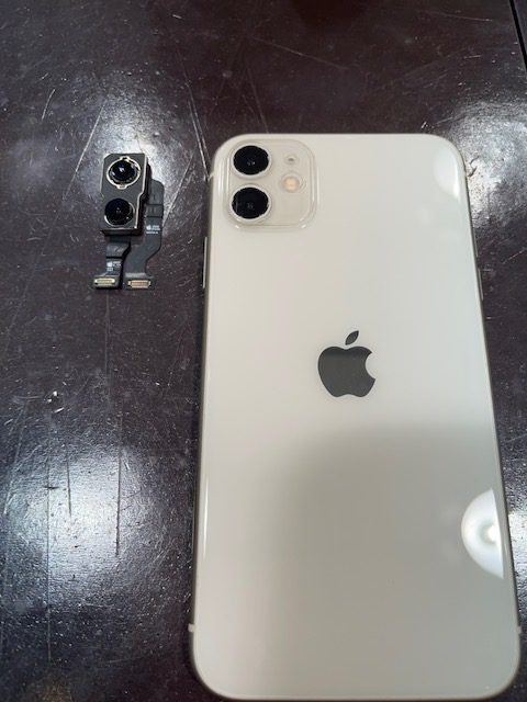 iPhone１１　カメラ交換　尼崎市よりご来店