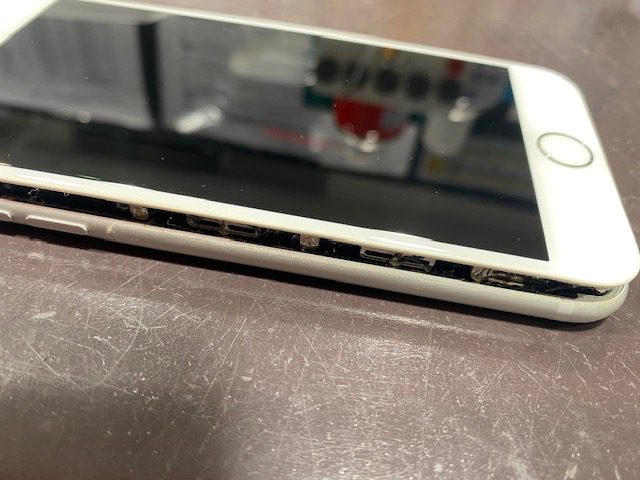 バッテリー交換　バッテリー膨張　iPhone７　尼崎市よりご来店