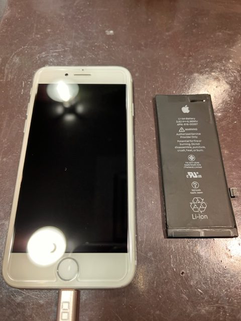 【iPhone7　バッテリー交換】尼崎市よりお越しのお客様