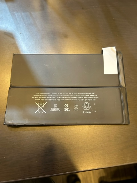 iPadmini２バッテリー交換　尼崎からお越しのお客様市