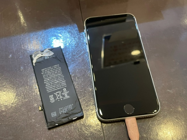 iPhoneSE2　バッテリー交換　尼崎市よりご来店