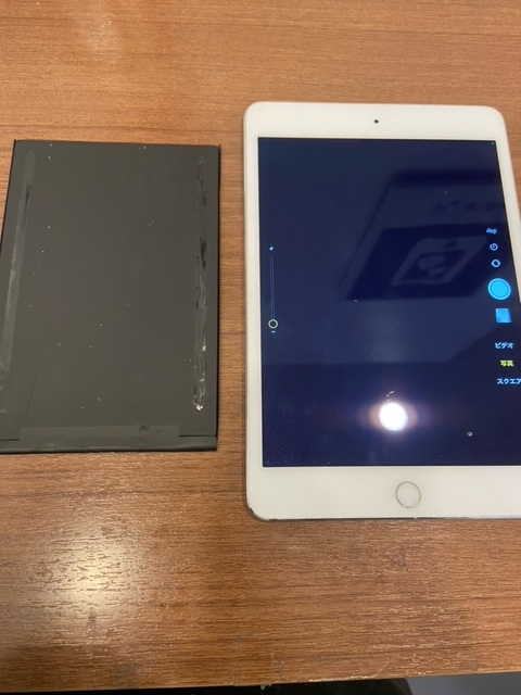 iPadmini4 バッテリー交換 尼崎市よりお越しのお客様 アイパッドミニ電池交換