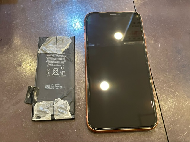 iPhoneXR　バッテリー交換　飛び込み修理も大歓迎です！