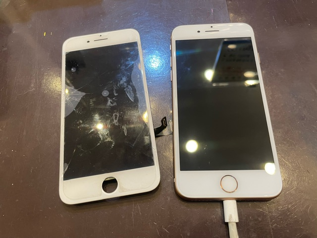 iPhone8　画面交換　尼崎市よりご来店