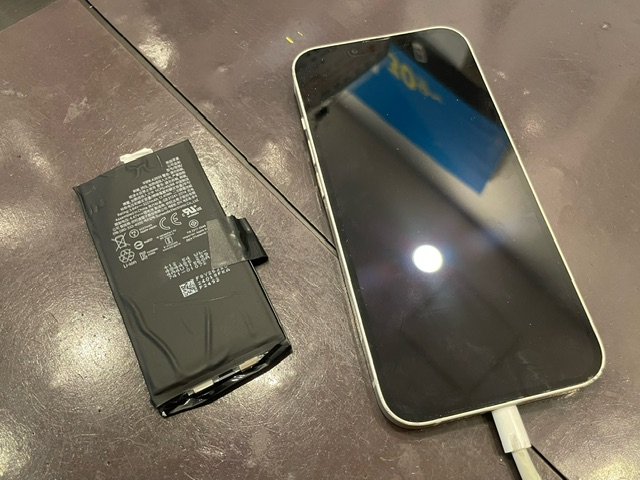 iPhone12mini　バッテリー交換　尼崎市よりご来店のお客様