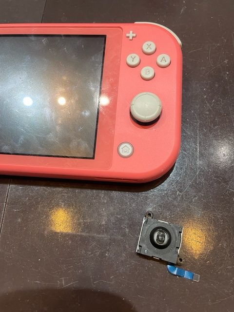 任天堂Switch liteのパーツ交換修理がスマートクールイオンモール伊丹店で対応可能！