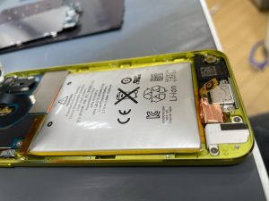 バッテリー膨張 iPodTouch5