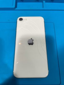 背面修理 iPhoneSE3