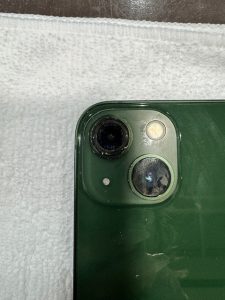 iPhone13　カメラレンズ割れ