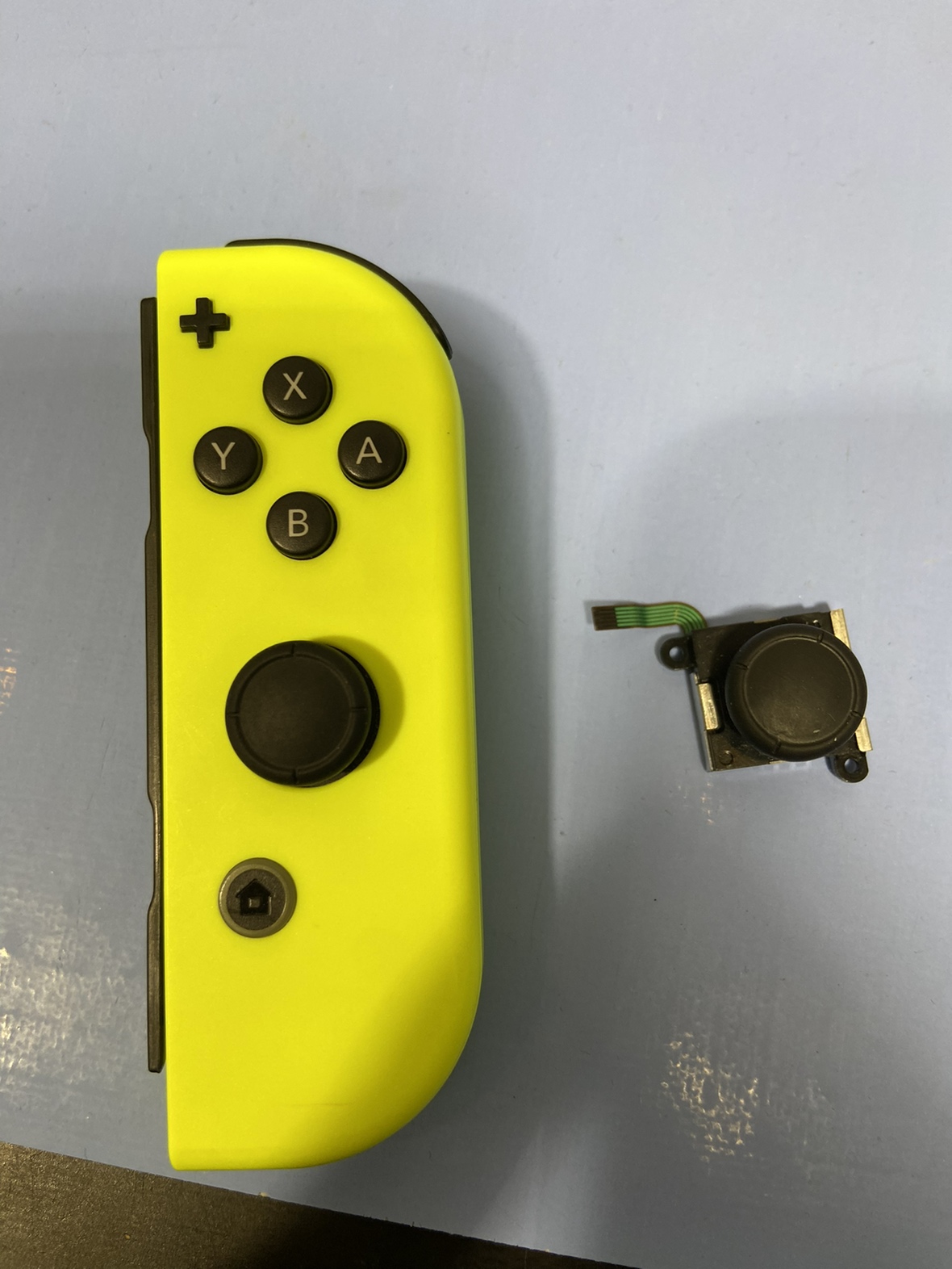 NintendoSwitch　Joy-Con　スティック交換　伊丹市よりお越しのお客様　スイッチジョイコン修理