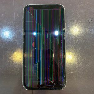 iPhone12液晶破損修理