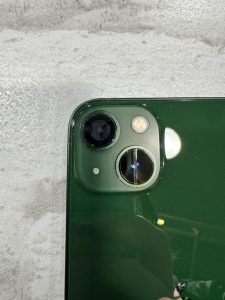 iPhone13　カメラレンズ割れ