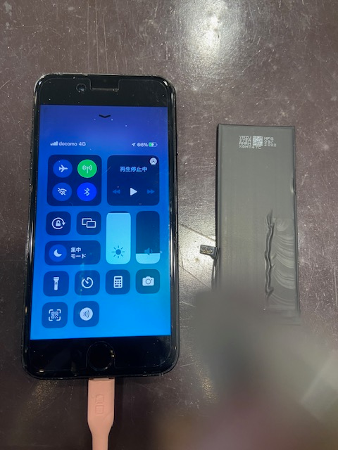 iPhoneSE第3世代　バッテリー交換　伊丹市よりお越しのお客様