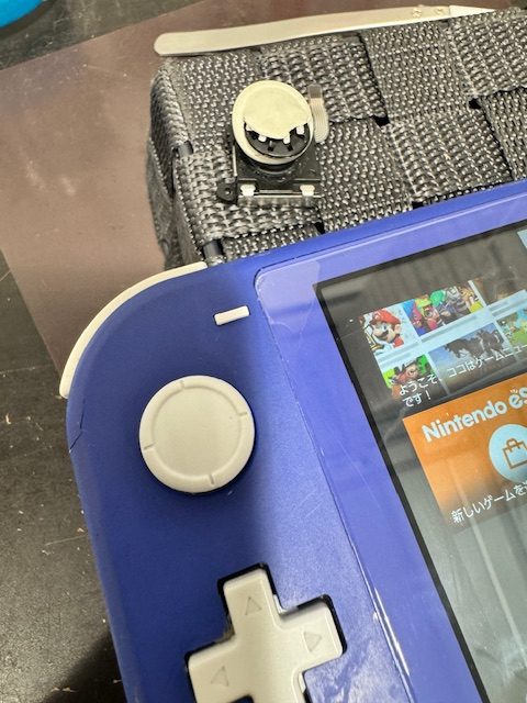 【イオンモール伊丹店】任天堂SwitchLite　スティック交換　川西市よりお越しのお客様