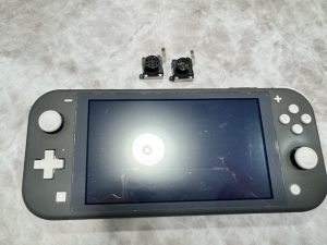 ニンテンドースイッチライト　スティック交換