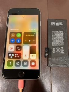 iPhoneSE第2世代　バッテリー交換　尼崎市よりお越しのお客様