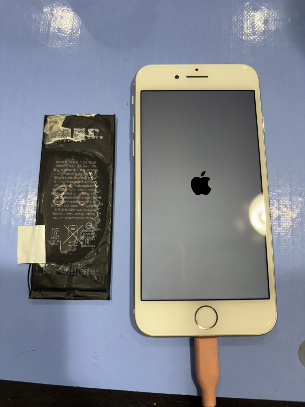 iPhone8　バッテリー交換　尼崎市よりお越しのお客様